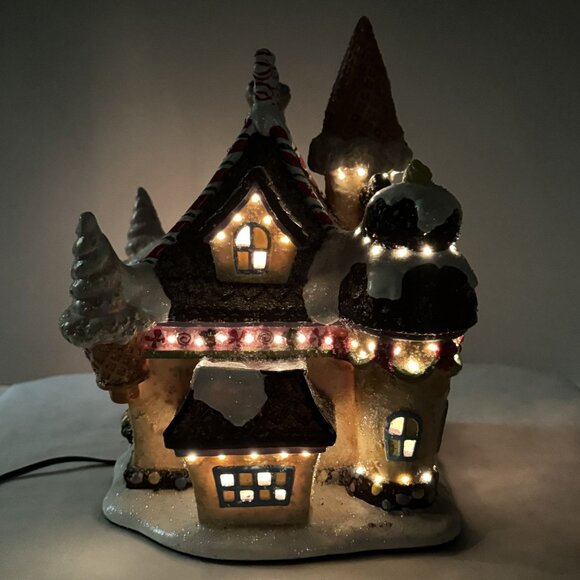 Vintage 2004 Fiber Optic Gingerbread House Christmas Village Candy Ice Cream Con - Picture 16 of 16
